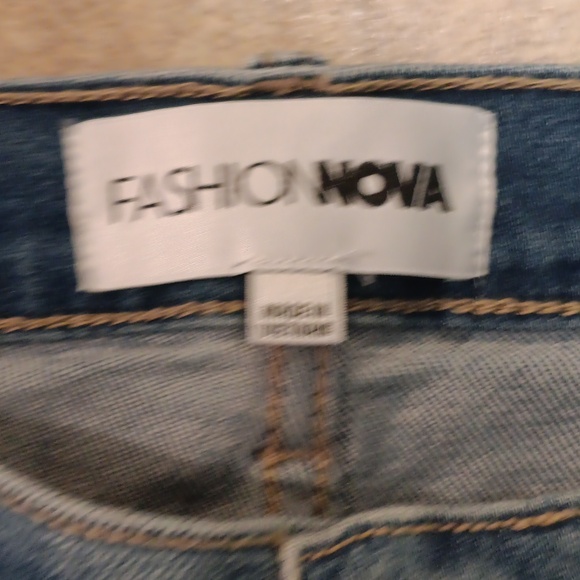 Fashion Nova denim jeans - Picture 4 of 7